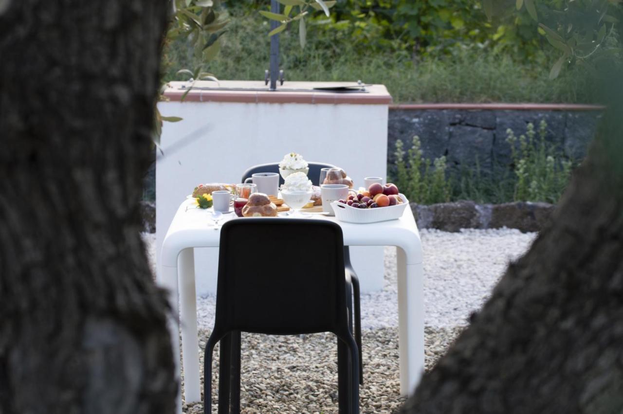 Bee Happy - Bed And Breakfast Zafferana Etnea Kültér fotó